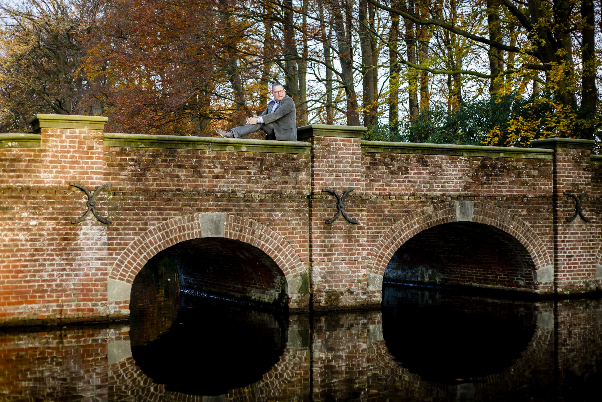 Jan de Ruiter in een bosrijke omgeving